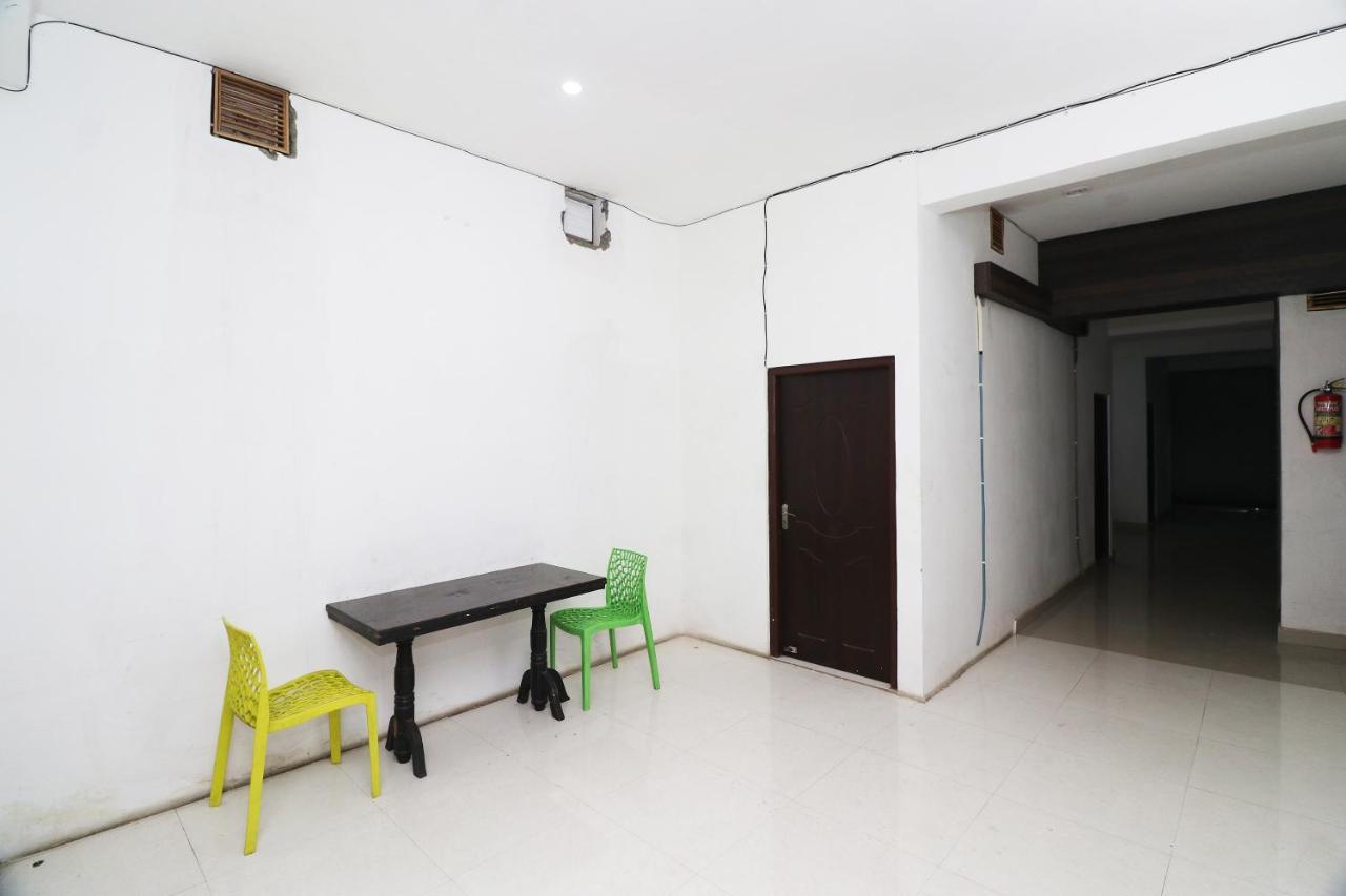Oyo 24572 Express Inn Lucknow Luaran gambar